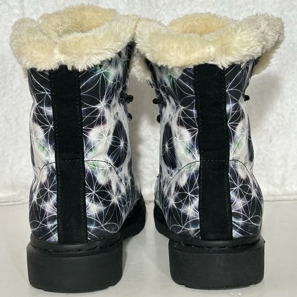 Yes We Vibe Girls Black/White Circle of Life Faux Fur Fall/Winter Boots SZ 3.5M